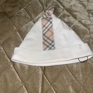 Burberry baby hat
